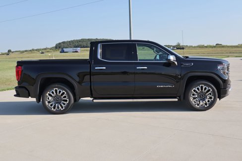 New 2026 GMC Sierra 1500 Denali Ultimate image 3