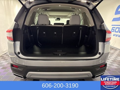 New 2025 Honda Pilot Touring image 8
