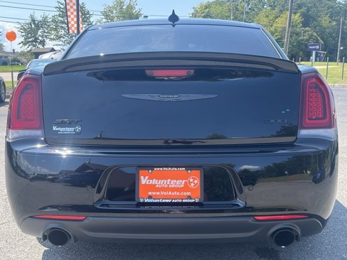 Used 2023 Chrysler 300 C image 6