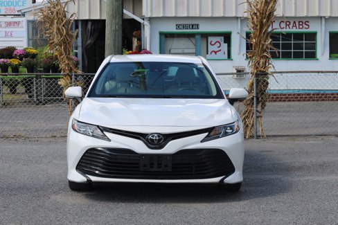 Used 2020 Toyota Camry LE image 2