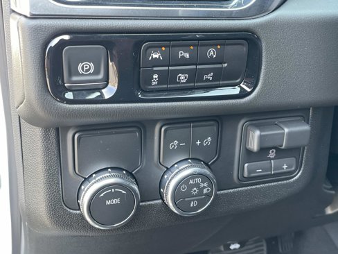 New 2026 GMC Yukon XL Elevation w/ Elevation Premium Package image 19