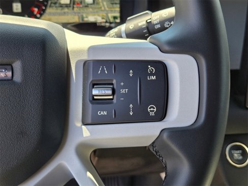 Used 2025 Land Rover Defender 110 S image 26