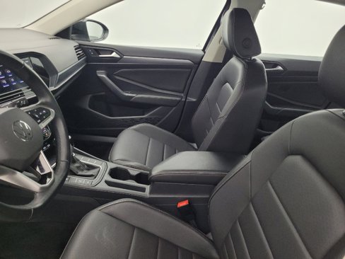 Used 2024 Volkswagen Jetta SE image 17