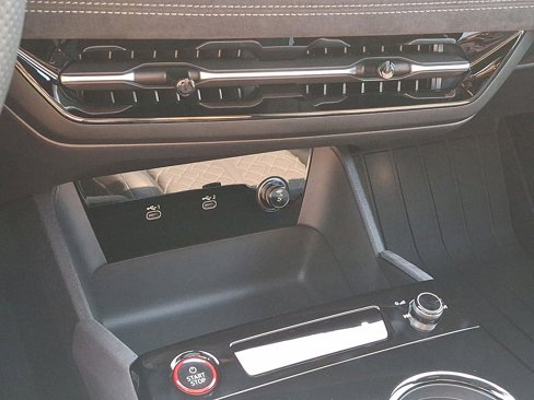 New 2025 Audi SQ6 e-tron Prestige image 15