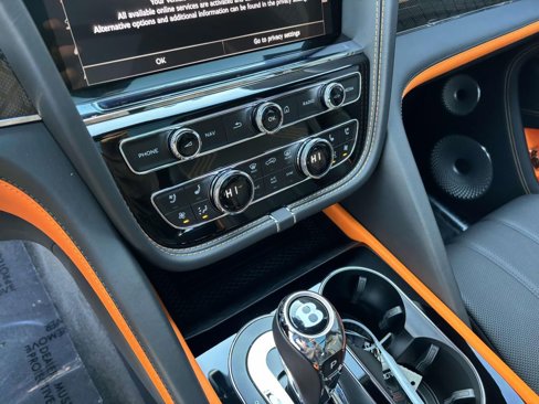 New 2025 Bentley Bentayga image 9
