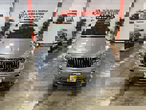 Used 2020 Jeep Grand Cherokee Limited w/ Luxury Group II image 2