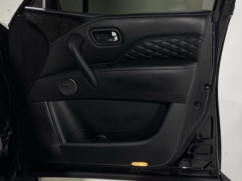 Used 2023 INFINITI QX80 Sensory image 24