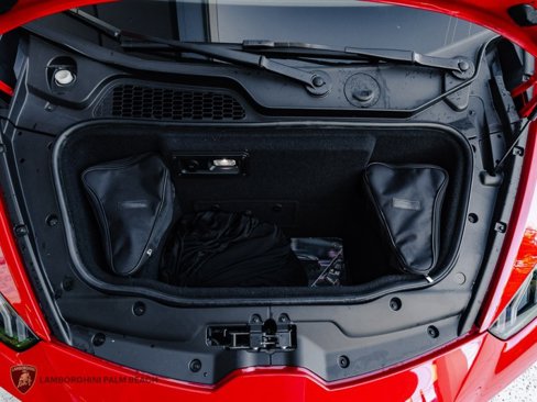 Used 2021 Lamborghini Huracan EVO image 38