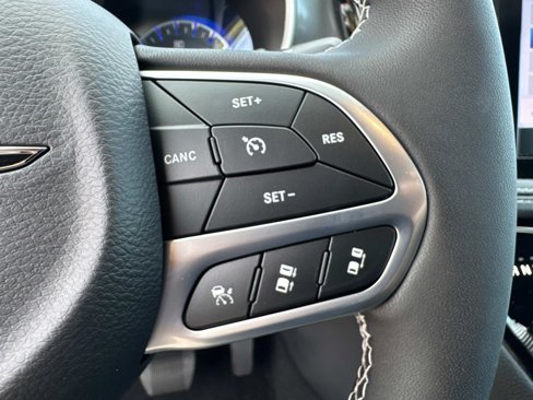 New 2026 Chrysler Pacifica Select image 32