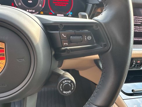 Certified 2024 Porsche Cayenne Coupe image 29