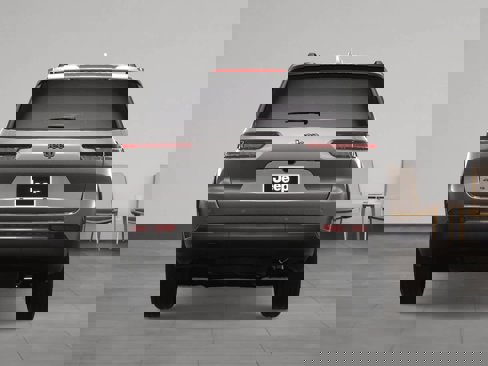 New 2025 Jeep Grand Cherokee L Altitude image 9