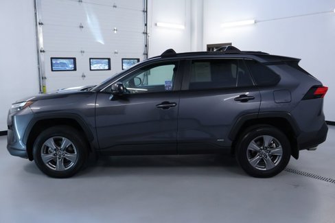 Used 2024 Toyota RAV4 LE image 4
