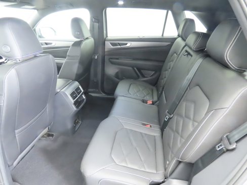New 2026 Volkswagen Atlas Cross Sport SE image 21
