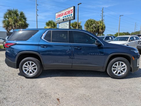 Used 2023 Chevrolet Traverse LS image 3