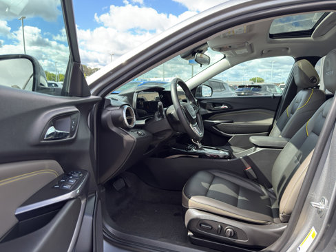 Certified 2025 Chevrolet Trax ACTIV w/ Sunroof Package image 11