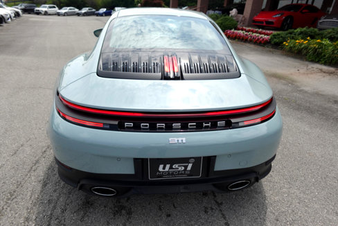 Used 2025 Porsche 911 Carrera image 3