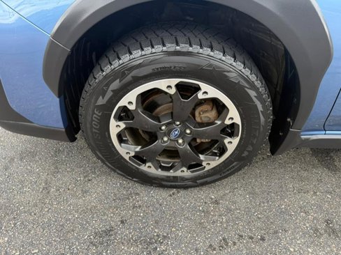 Used 2021 Subaru Crosstrek 2.0i Premium image 3