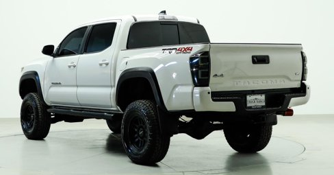 Used 2022 Toyota Tacoma TRD Off-Road image 5