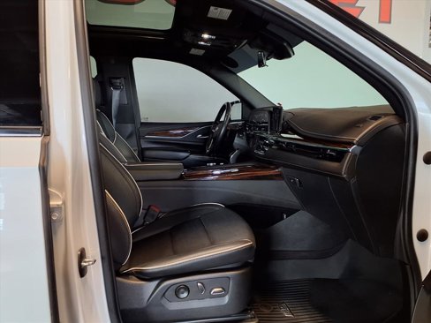 Used 2023 Cadillac Escalade ESV Premium Luxury image 14