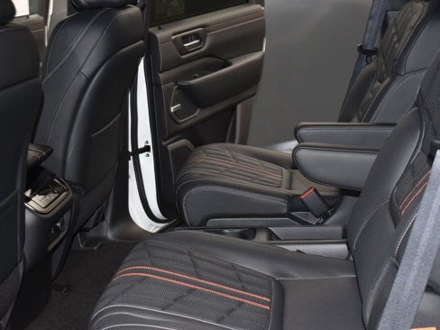 New 2026 Nissan Armada PRO-4X w/ Captain's Chari Seat Package image 21