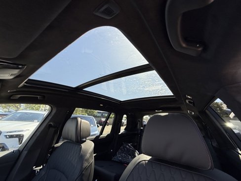 New 2026 BMW X7 M60i w/ Climate Comfort Package image 21
