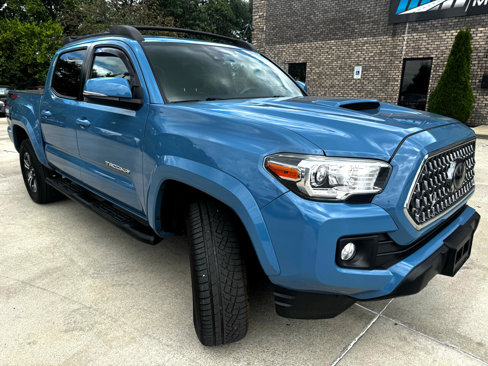 Used 2019 Toyota Tacoma TRD Sport image 3