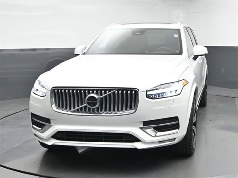 Used 2024 Volvo XC90 B6 Plus w/ Protection Package image 3