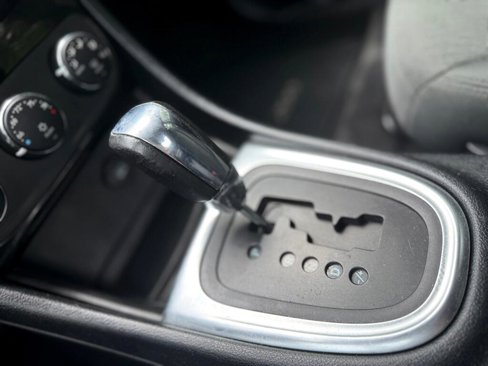 Used 2011 Chrysler 200 Touring image 30