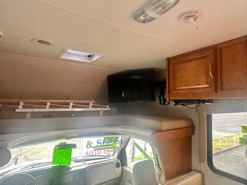 Used 2016 Ford E-450 and Econoline 450 Super Duty w/ Motorhome Prep Package image 29