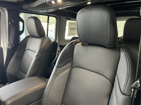 New 2025 Jeep Wrangler Sahara image 11