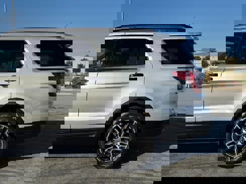 Used 2018 Ford Explorer Sport w/ Equipment Group 401A image 3