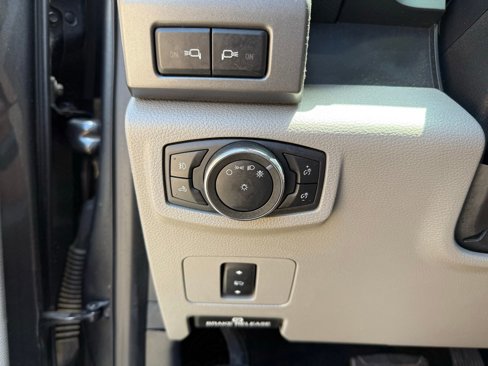 Used 2020 Ford F350 XLT w/ XLT Premium Package image 28