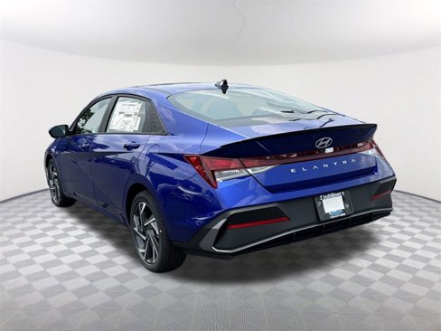New 2025 Hyundai Elantra Sport image 7