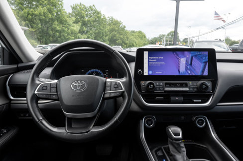 Used 2024 Toyota Grand Highlander AWD image 26
