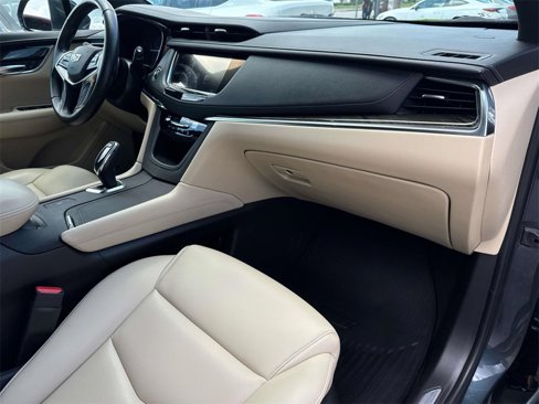 Used 2019 Cadillac XT5 FWD image 12