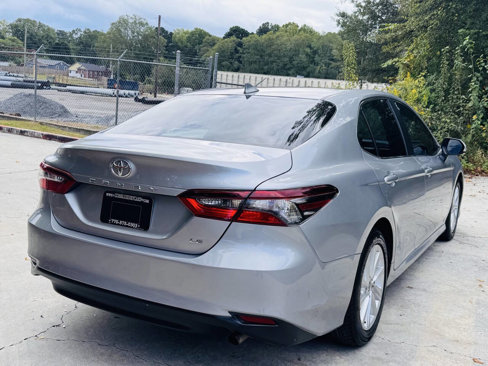Used 2021 Toyota Camry LE image 4