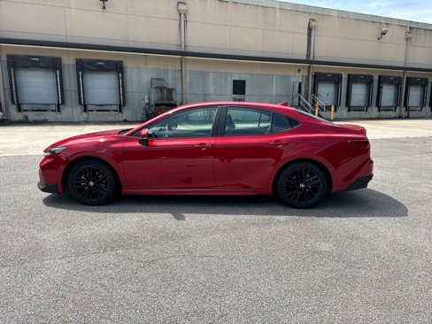Used 2025 Toyota Camry SE image 8