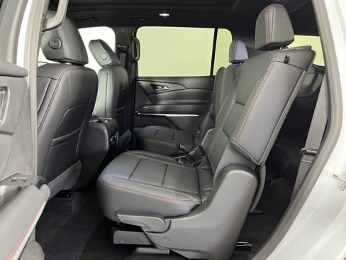 New 2026 Chevrolet Traverse Z71 w/ LPO, Floor Liner Package image 10