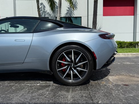 Used 2018 Aston Martin DB11 V12 image 14