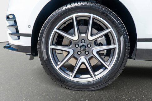 New 2026 Land Rover Range Rover Velar Dynamic SE image 10