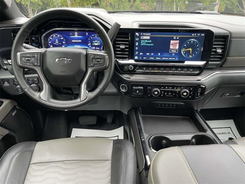 Used 2024 Chevrolet Silverado 2500 ZR2 w/ Technology Package image 16