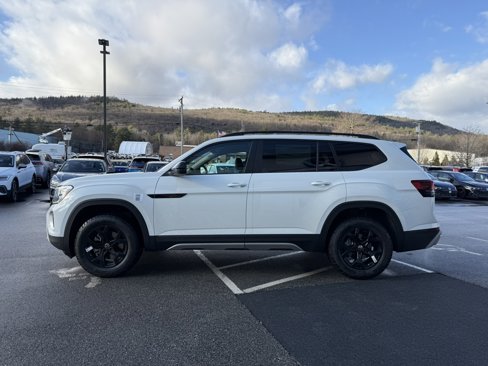 New 2025 Volkswagen Atlas Peak Edition SE image 8