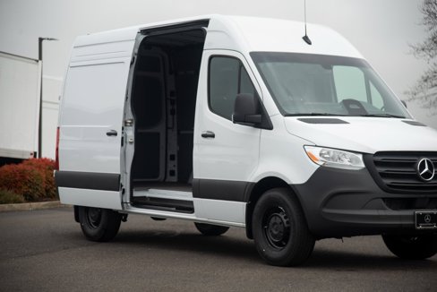 Used 2025 Mercedes-Benz Sprinter 2500 image 8