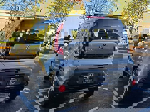 Used 2015 Kia Soul image 7
