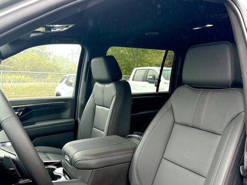 New 2026 Chevrolet Suburban RST image 15