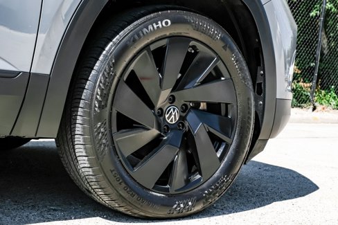 Used 2024 Volkswagen Atlas Cross Sport SE w/ Panoramic Sunroof Package image 60