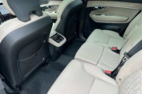 New 2026 Volvo XC90 B5 Plus image 10