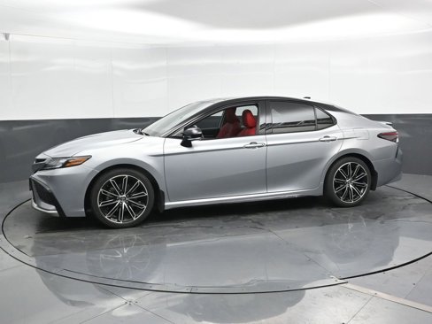 Used 2024 Toyota Camry XSE image 8