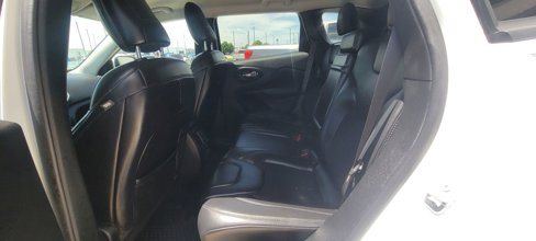 Used 2019 Jeep Cherokee Latitude Plus image 12