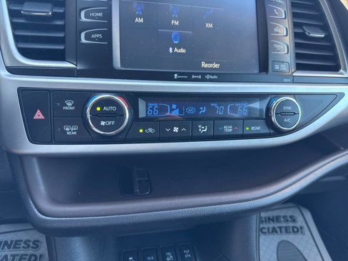 Used 2017 Toyota Highlander XLE image 35